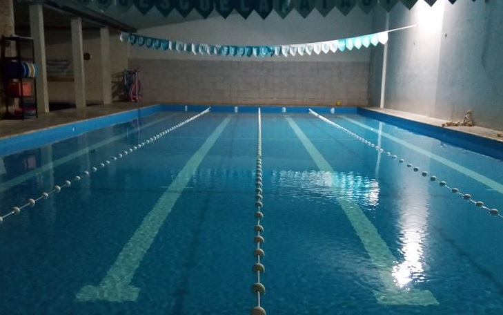 Volver a nadar: en agosto reabriría la única pileta climatizada de Funes